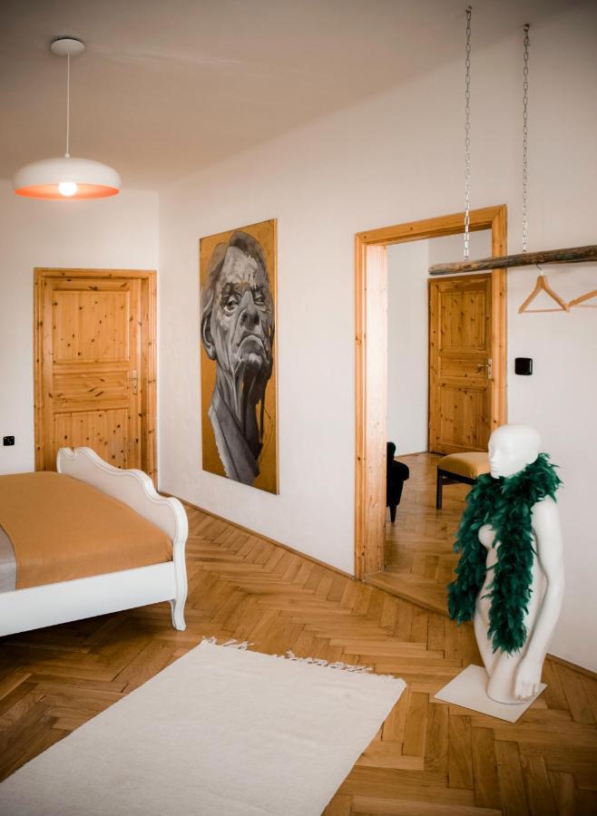 Kiki & Luky Family Apartment By Prague Castle エクステリア 写真