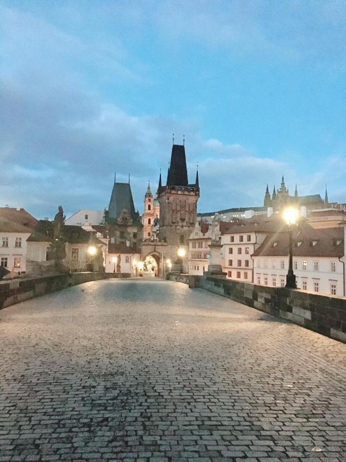 Kiki & Luky Family Apartment By Prague Castle エクステリア 写真